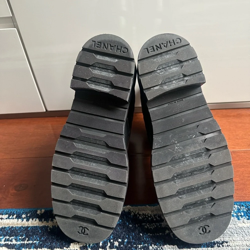 Chanel CC Calfskin Quilted Lace Up Combat Boots 38 - Picture 5 of 7